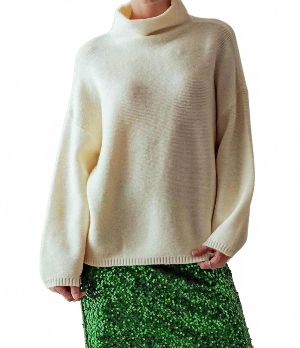 NEW TREND:NOTES texture knit bell sleeve turtle neck sweater in ivory